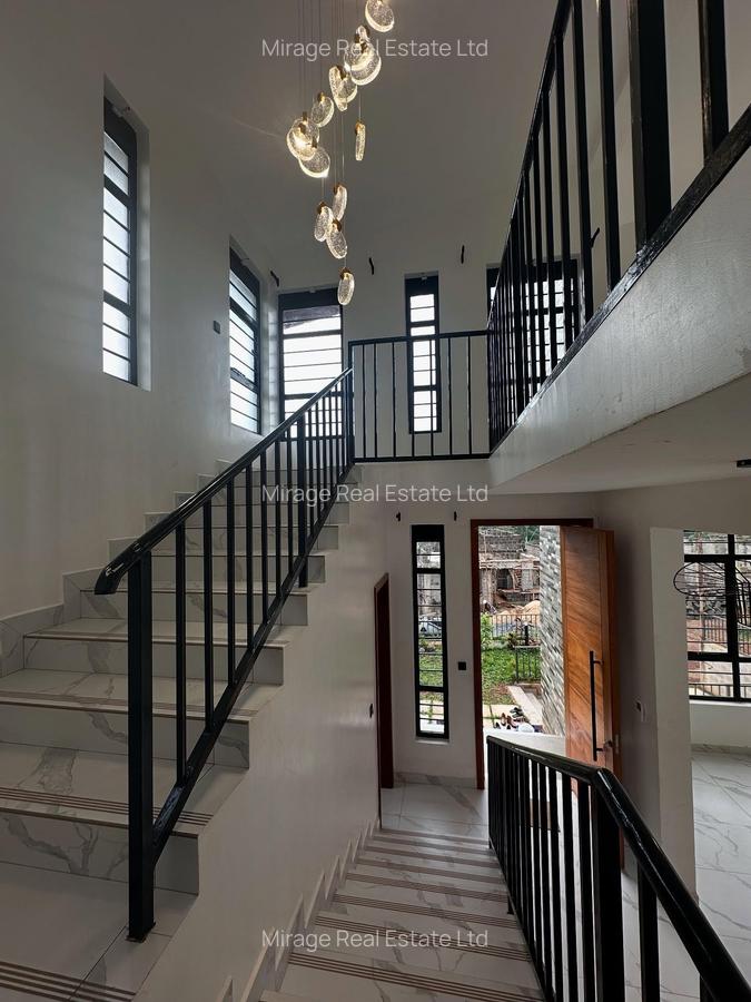 6 Bed Townhouse with En Suite in Uthiru - 11