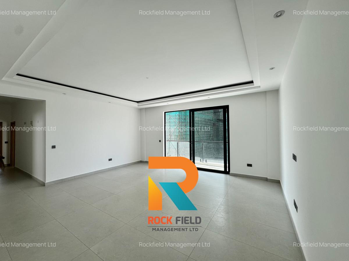 3 Bed Apartment with En Suite in Brookside - 3