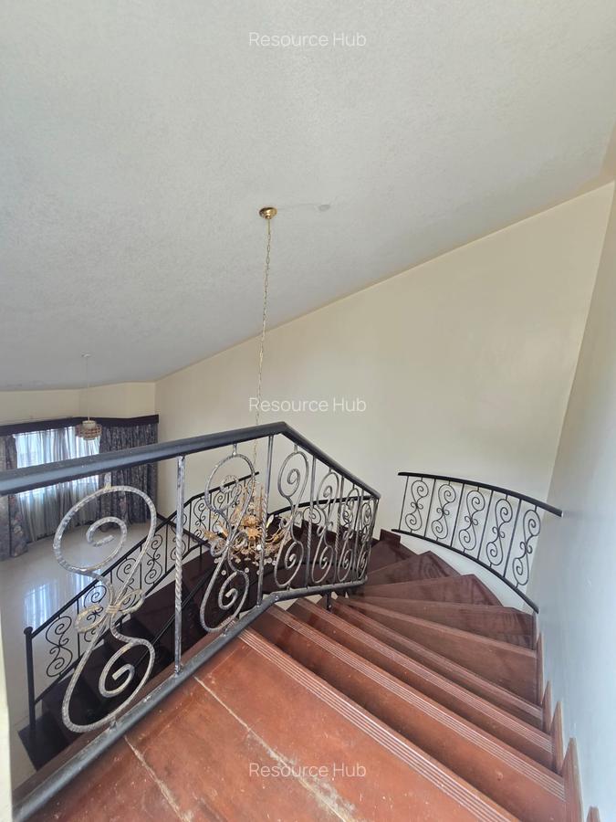4 Bed Townhouse with En Suite at Off Brook House Drive - 11