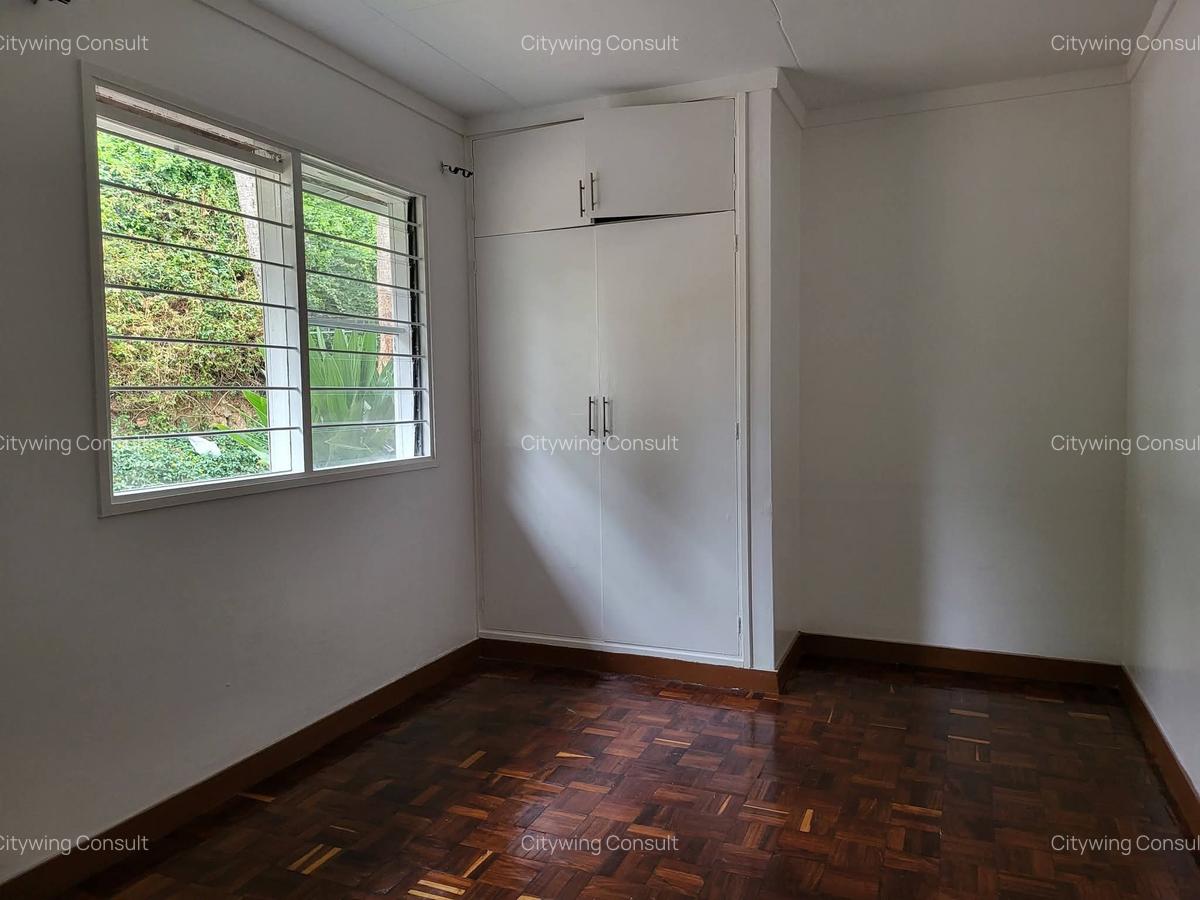 4 Bed House with En Suite at Crescent Road - 19