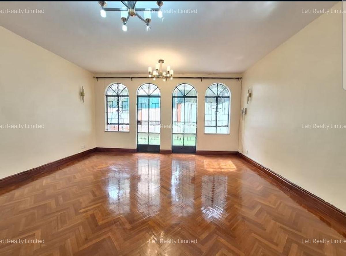 5 Bed Townhouse with En Suite in Riverside - 4