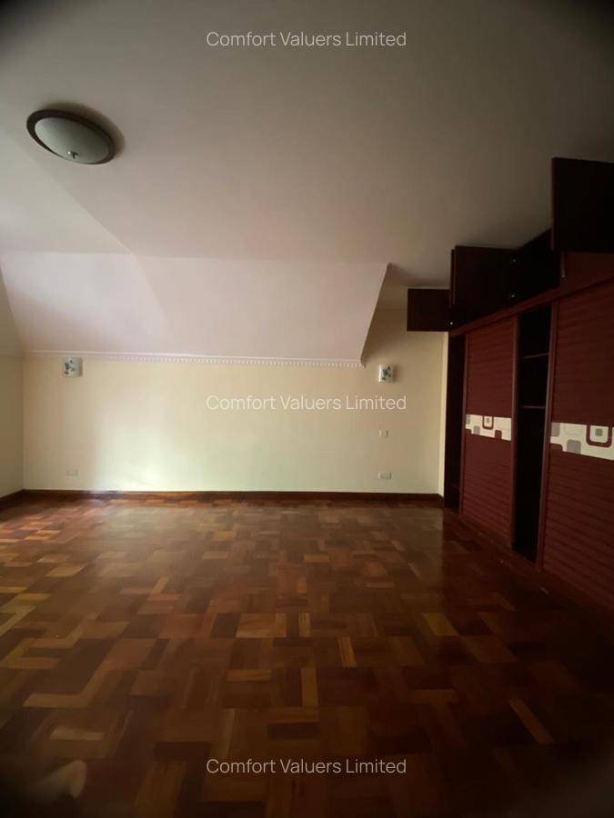6 Bed Townhouse with En Suite at Near State House Road - 7