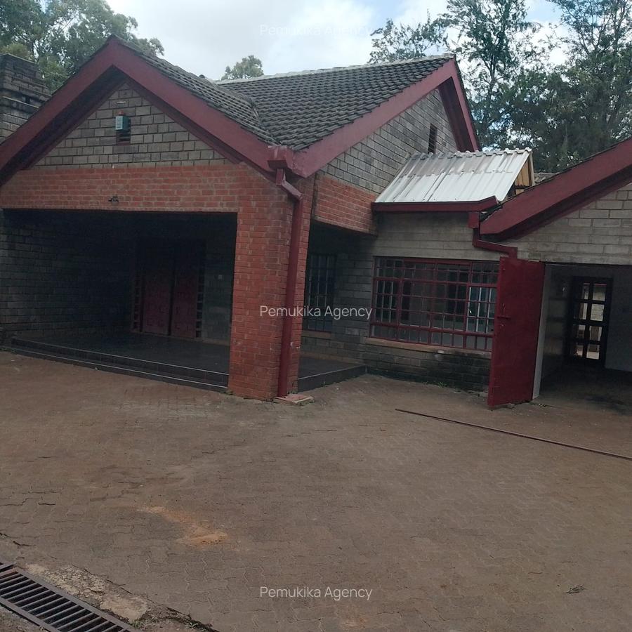 4 Bed House with En Suite at Karen C - 8