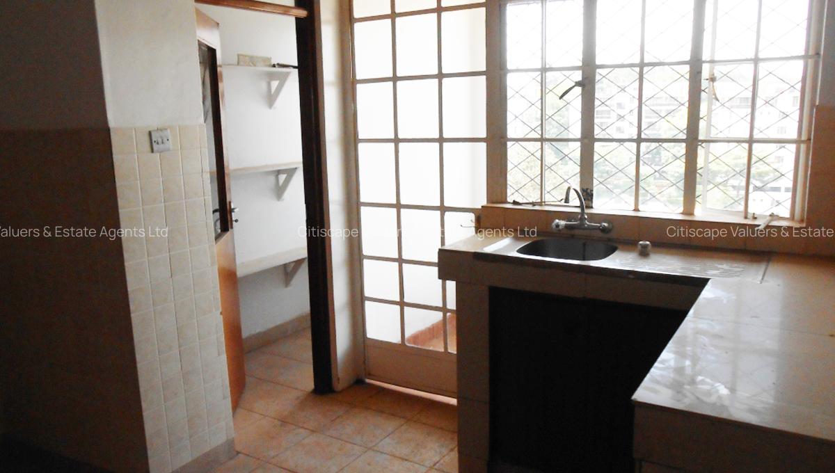 3 Bed Apartment with En Suite in Westlands Area - 5