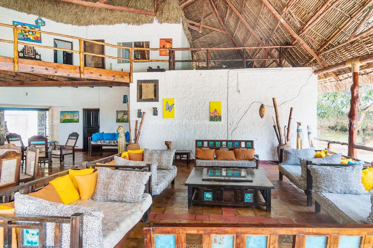 4 Bed House with En Suite in Malindi - 2