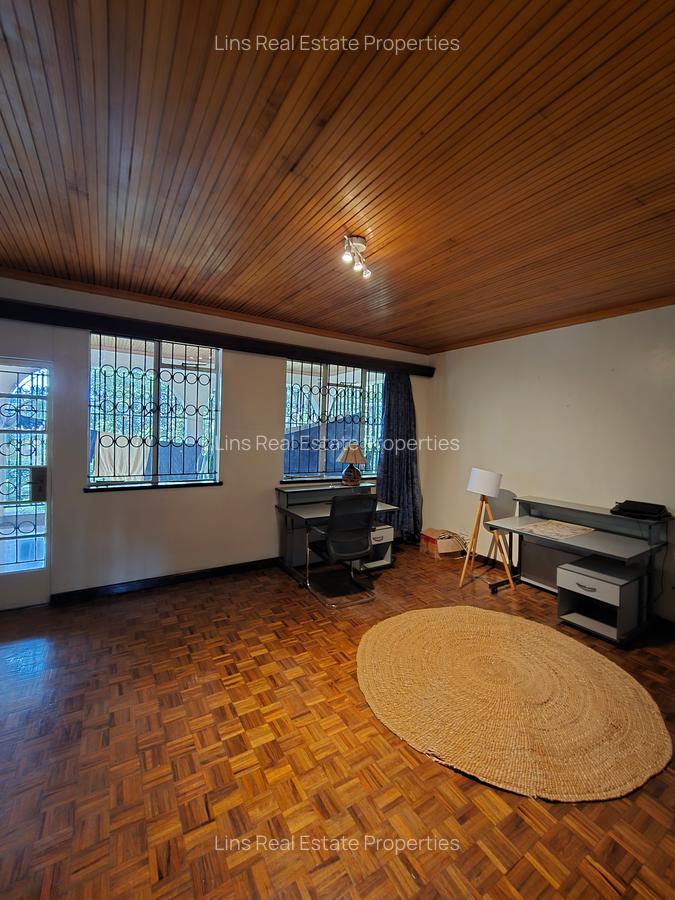 4 Bed House with En Suite in Nyari - 9