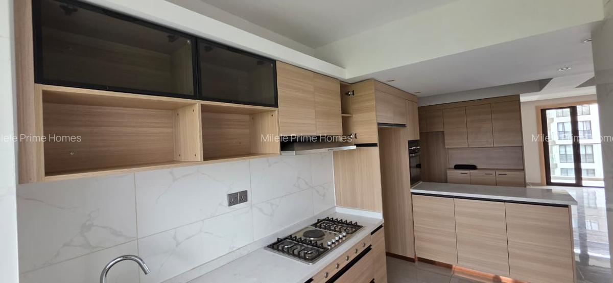 Serviced 3 Bed Apartment with En Suite at Riverside - 3