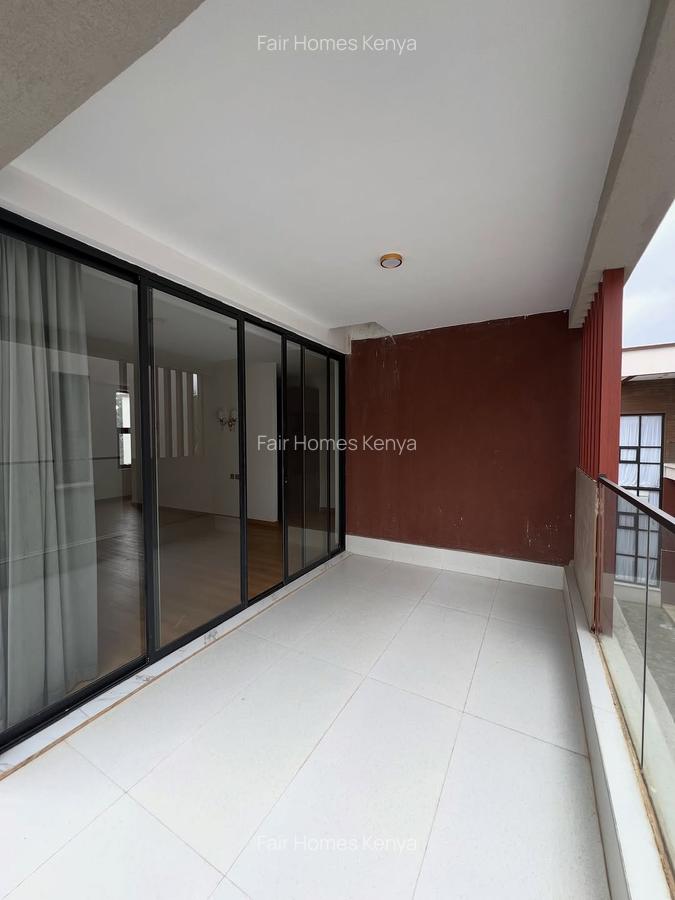 5 Bed Townhouse with En Suite at Lavington Green - 20