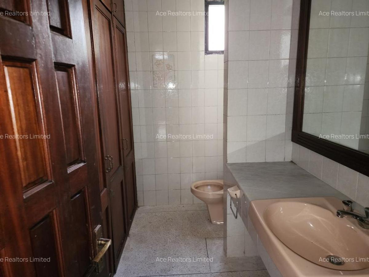 5 Bed House with En Suite at Muthaiga - 10