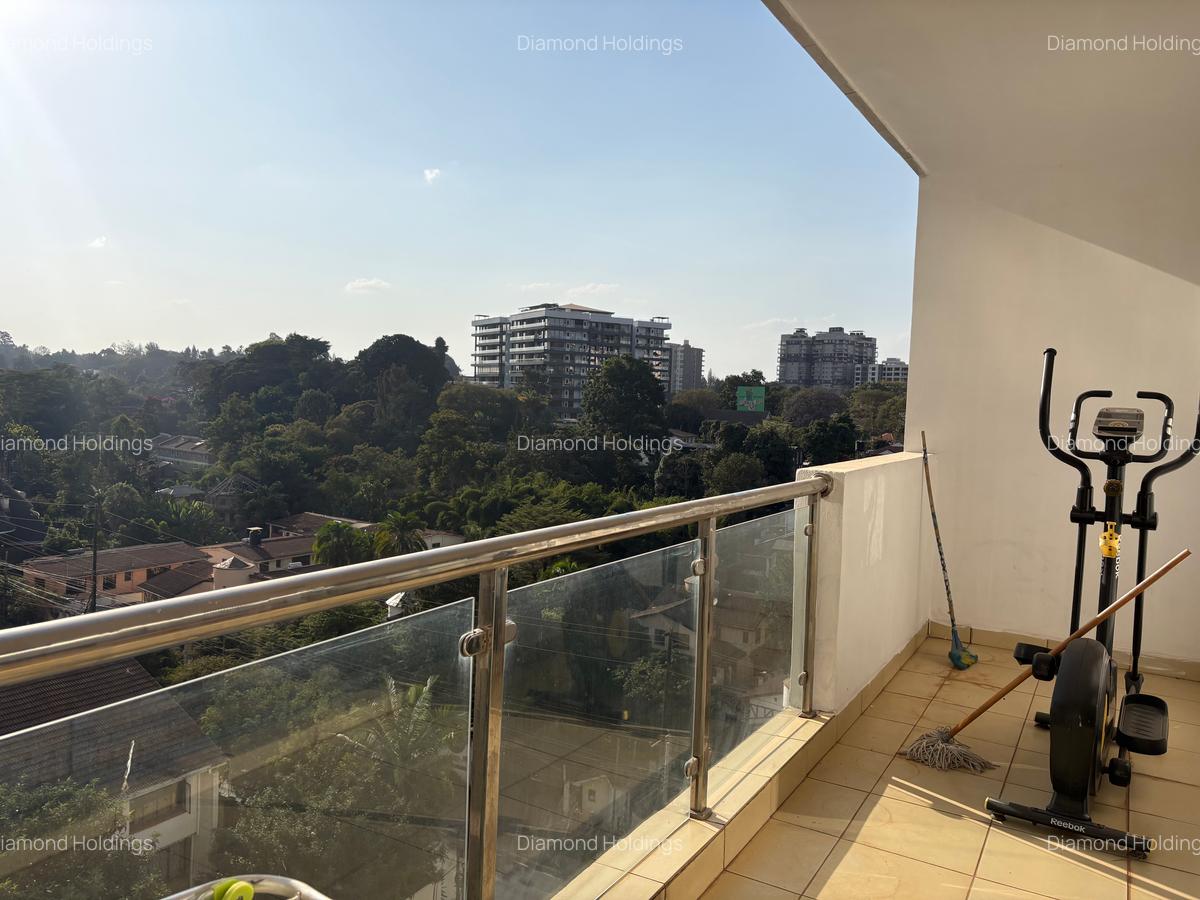 3 Bed Apartment with En Suite in Brookside - 2