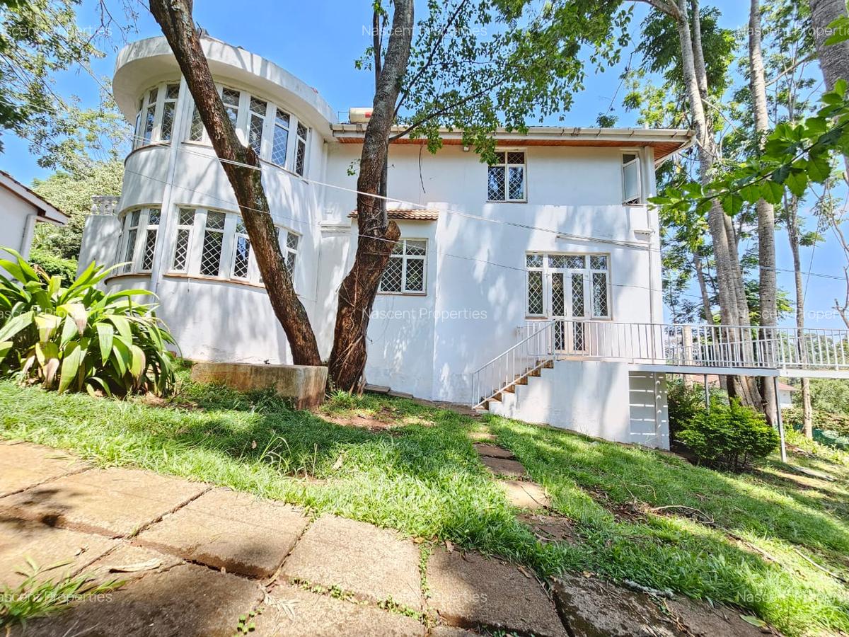 5 Bed House with En Suite in Rosslyn - 2