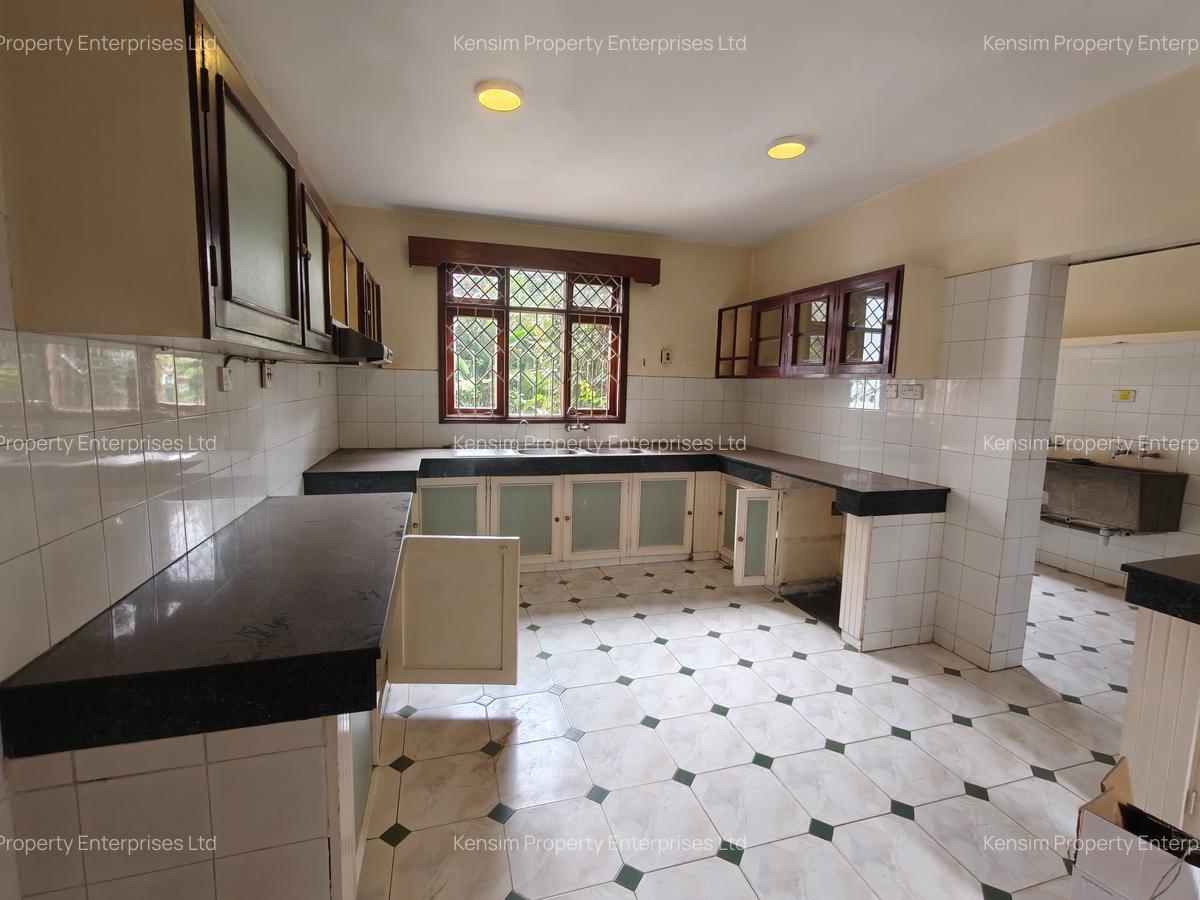 4 Bed Townhouse with En Suite in Lavington - 5