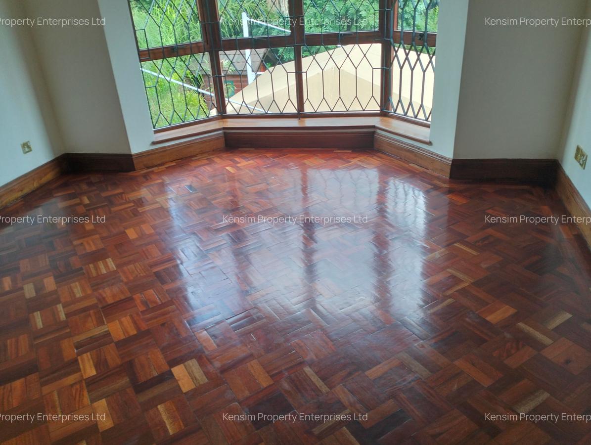 5 Bed Townhouse with En Suite in Runda - 12