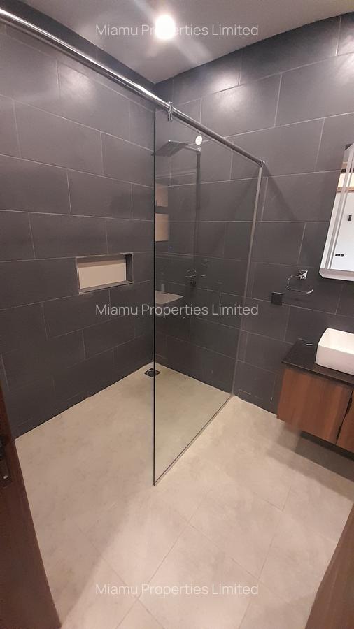 4 Bed Townhouse with En Suite at Banana Road - 11