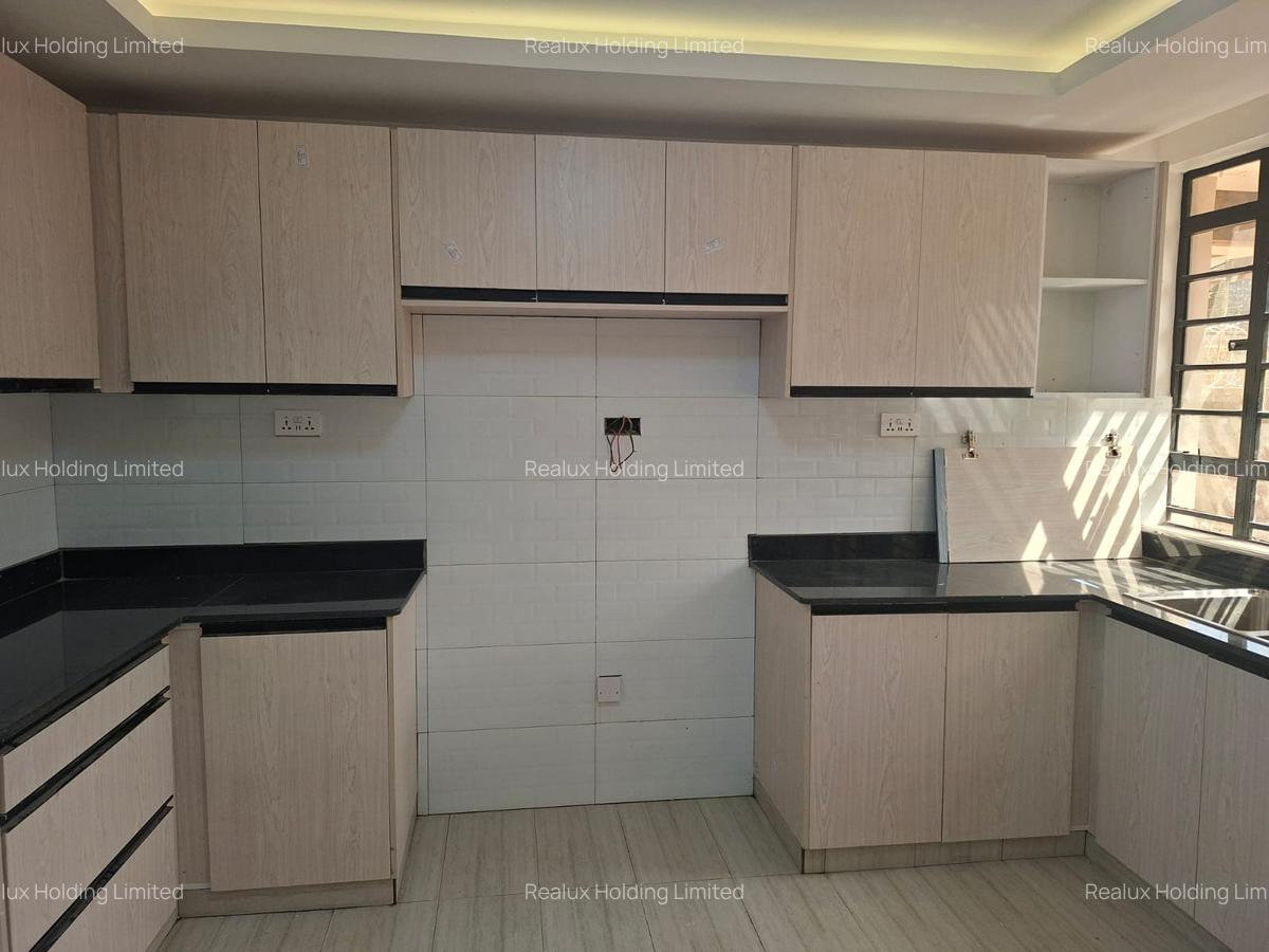 5 Bed Townhouse with En Suite in Gikambura - 7