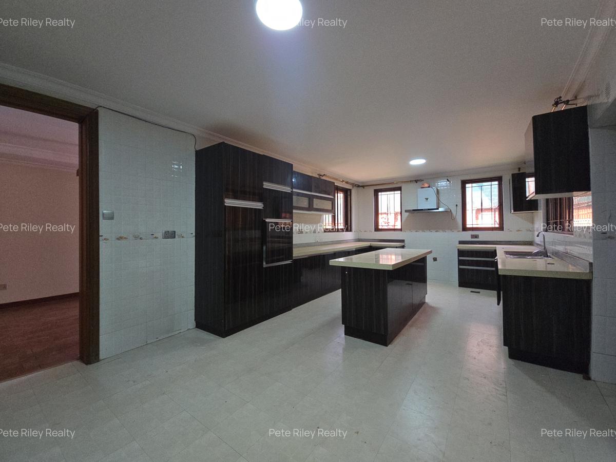 5 Bed Villa with En Suite at Chalbi Drive - 9