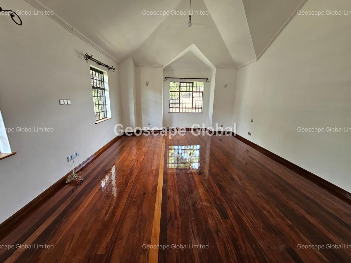 4 Bed Townhouse with En Suite in Spring Valley - 18