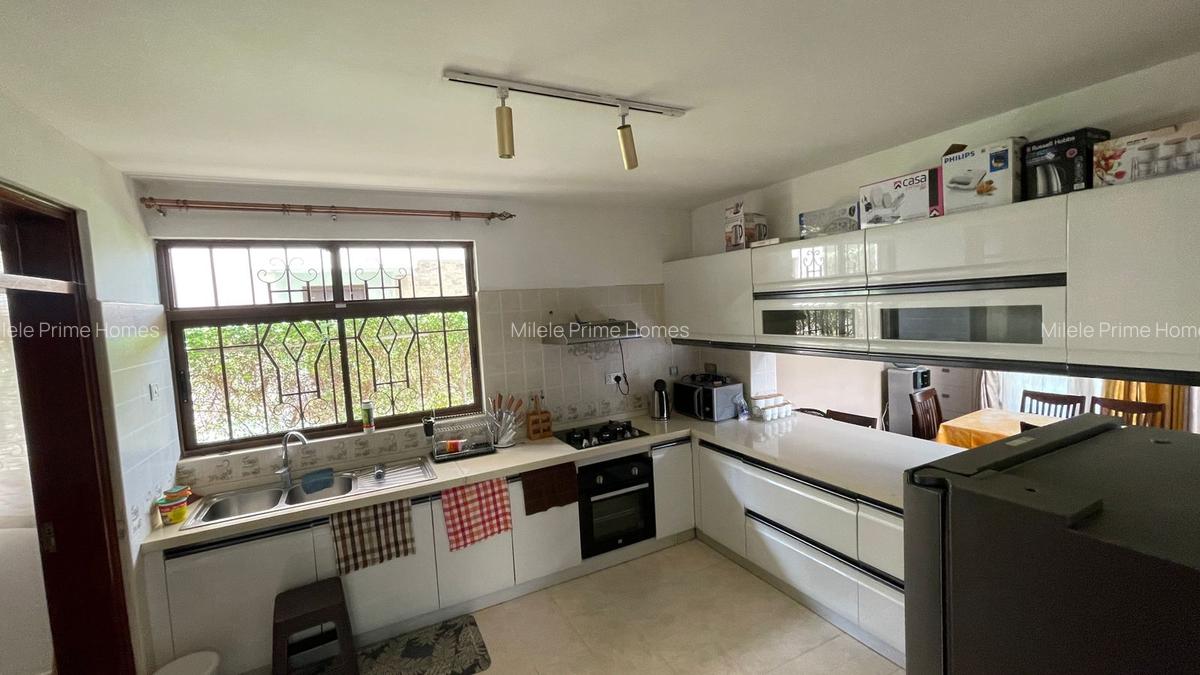 4 Bed Townhouse with En Suite in Runda - 3