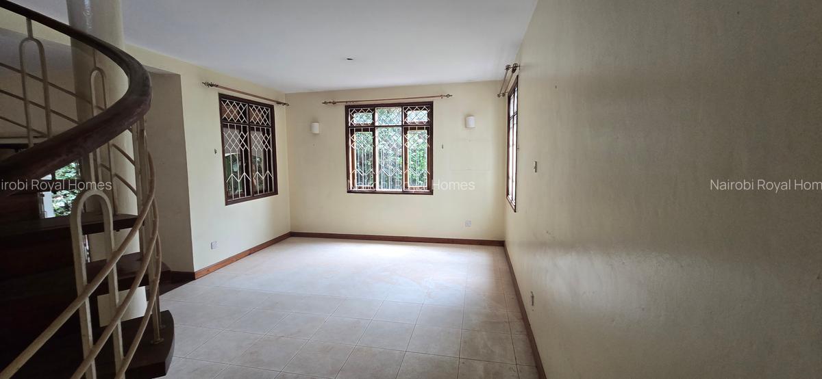 4 Bed Townhouse with En Suite at Lavington Green - 12