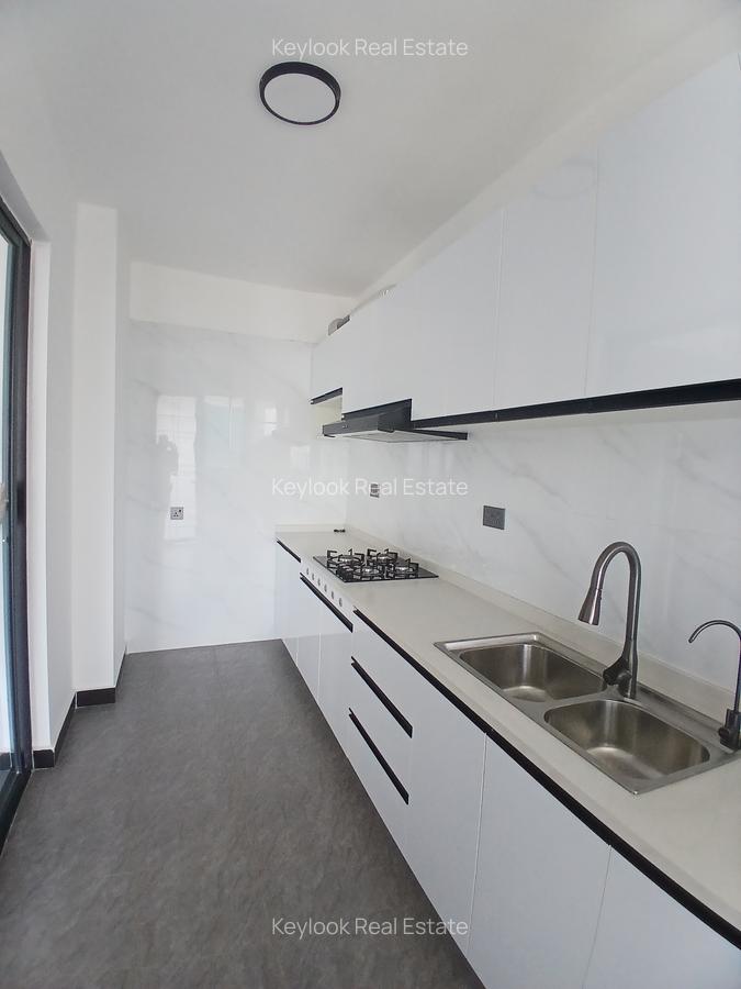 2 Bed Apartment with En Suite at Lavington - 6