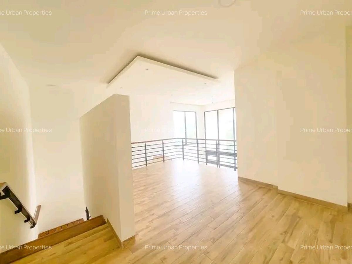 4 Bed Apartment with En Suite in Riverside - 5