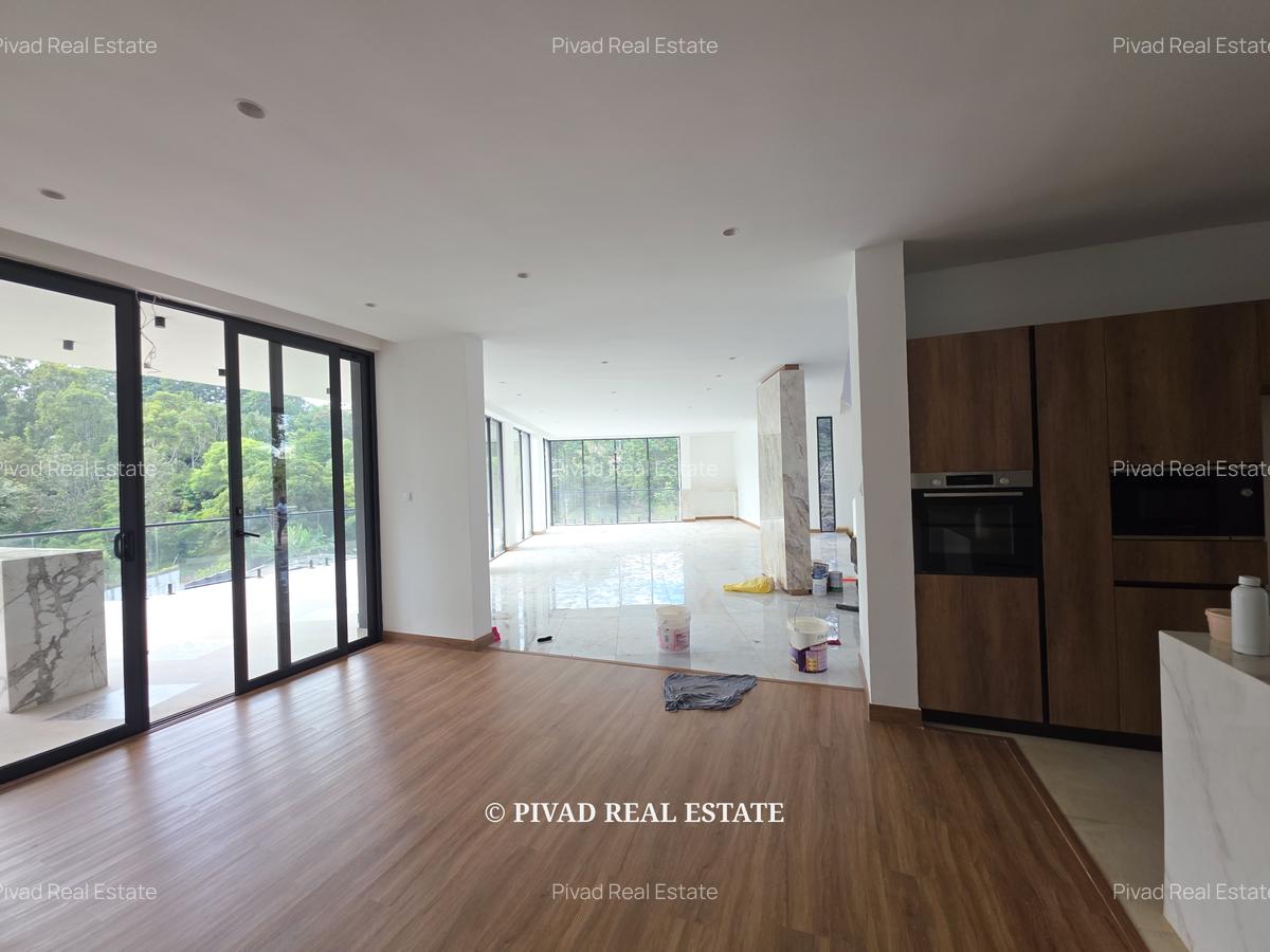 5 Bed House with Garden in Nyari - 12