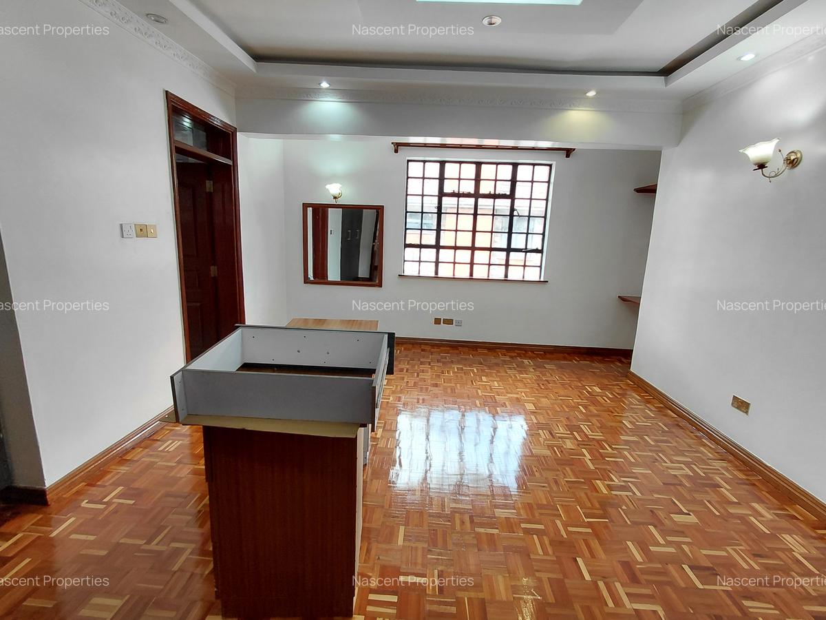 5 Bed House with En Suite in Runda - 15