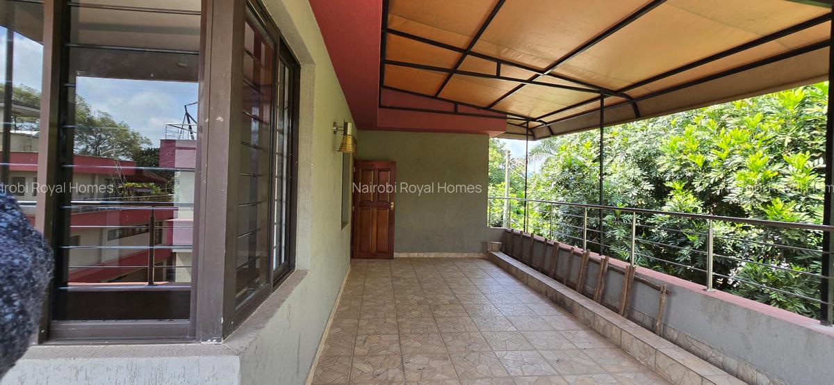 5 Bed Townhouse with En Suite at Lavington Convent Drive - 20