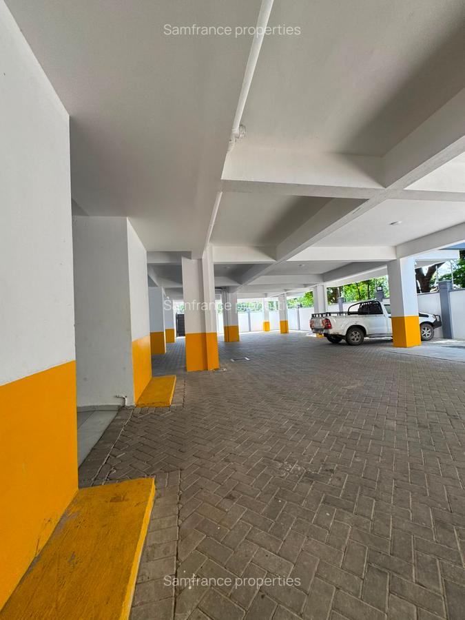 Serviced 1 Bed Apartment with En Suite at 1St Avanue - 1