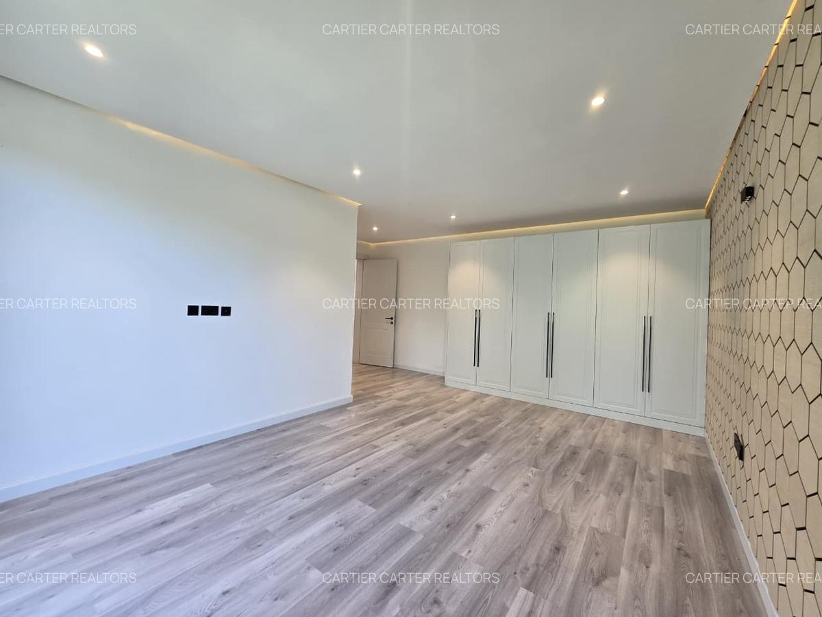 6 Bed Villa with En Suite in Lavington - 10