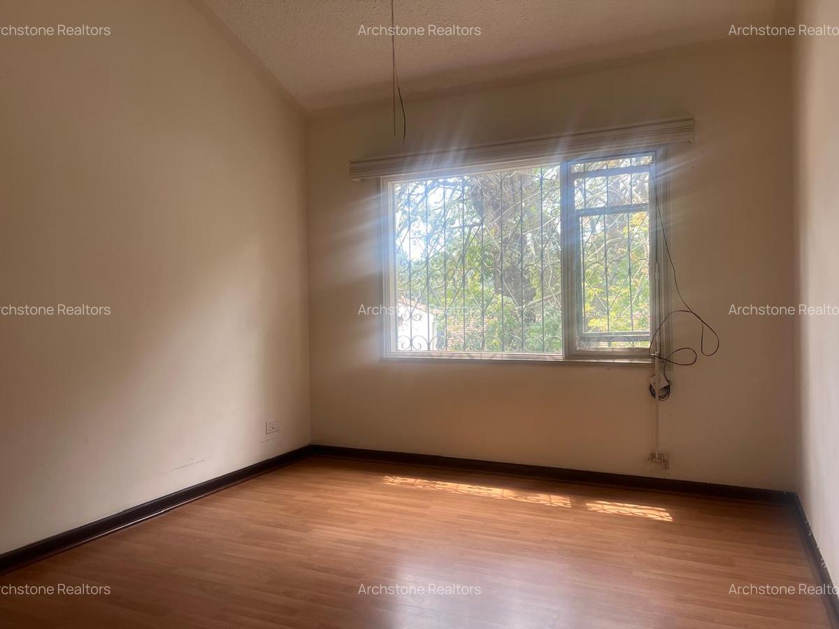 4 Bed Villa with En Suite in Muthaiga - 10