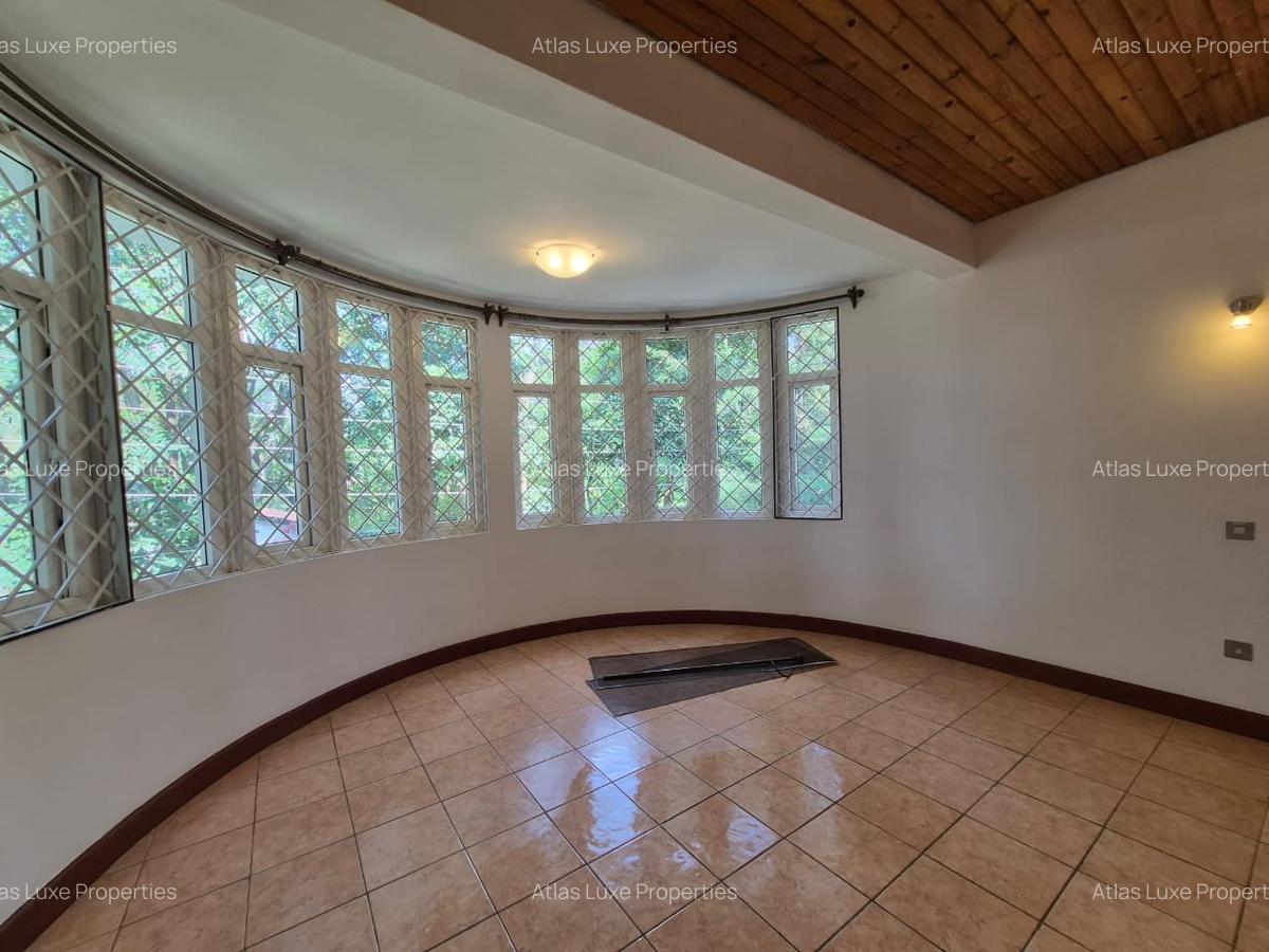 4 Bed Townhouse with En Suite at Rosslyn - 7