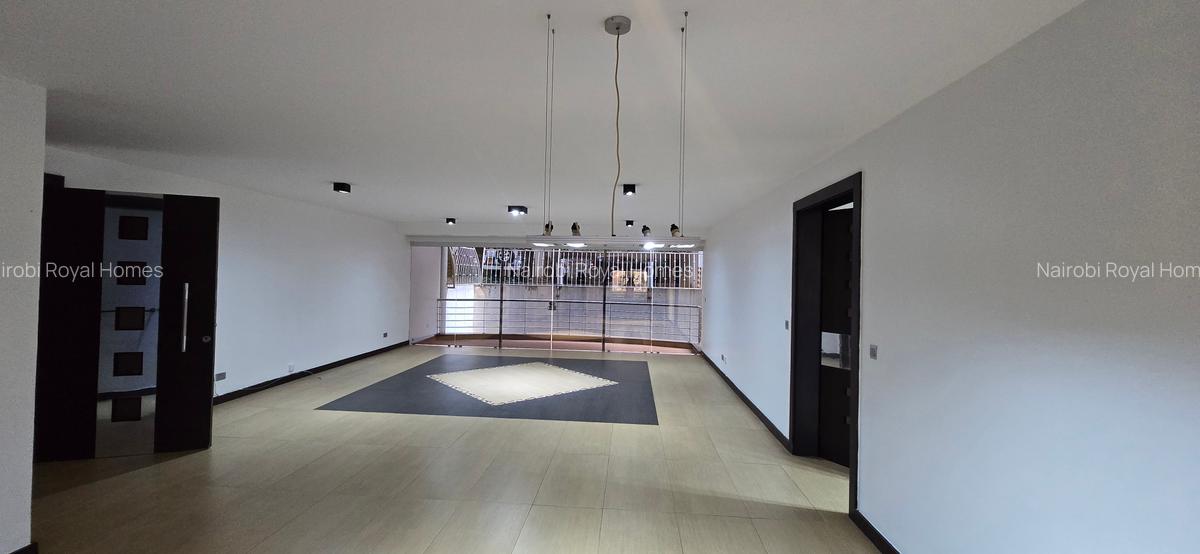 3 Bed Apartment with En Suite at Riverside Drive - 8