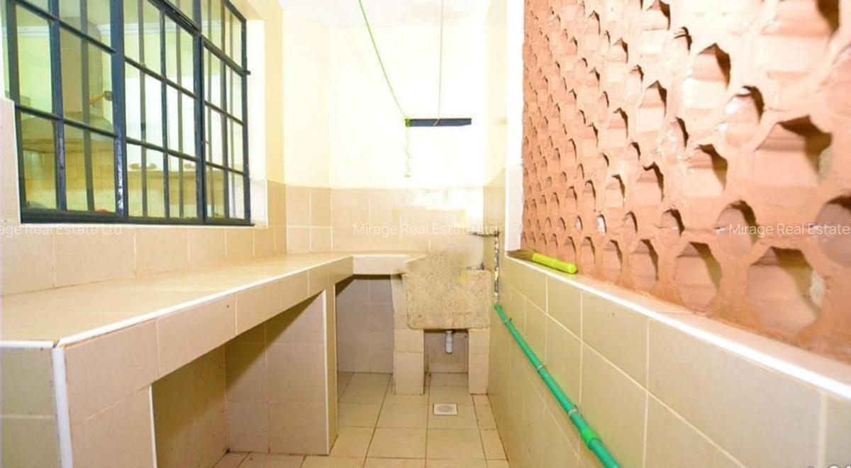 2 Bed Apartment with En Suite in Brookside - 2