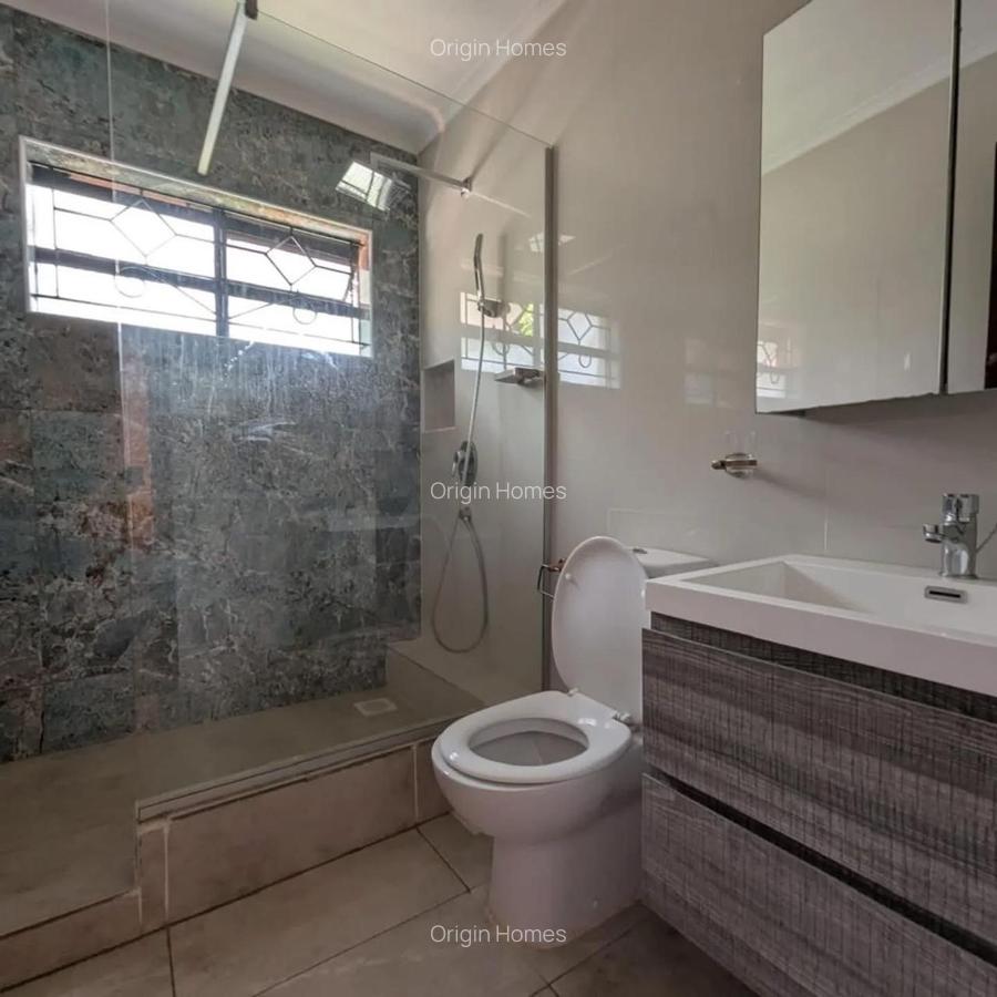 5 Bed Townhouse with En Suite at Kyuna - 10