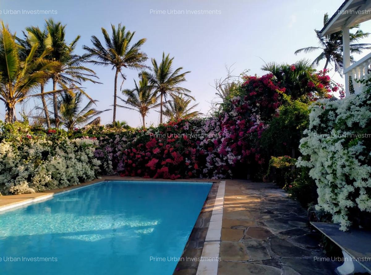 4 Bed House with En Suite in Bofa - 10