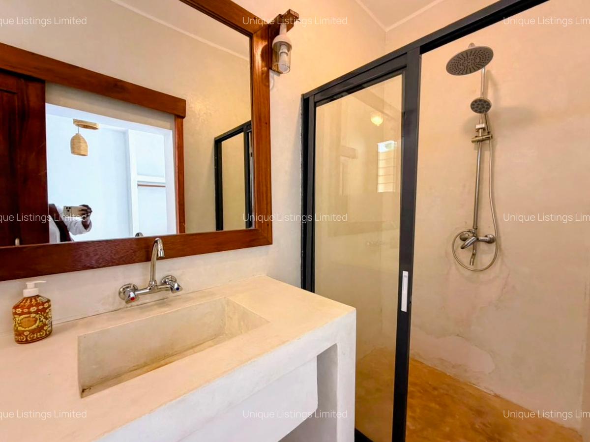 3 Bed Villa with En Suite in Watamu - 11