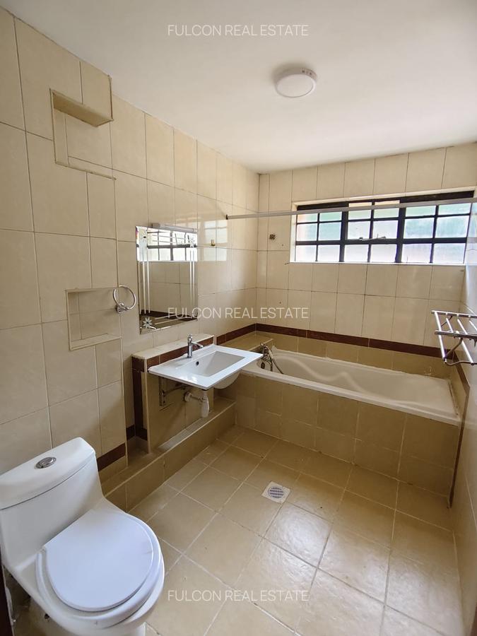 5 Bed Townhouse with En Suite in Lavington - 8