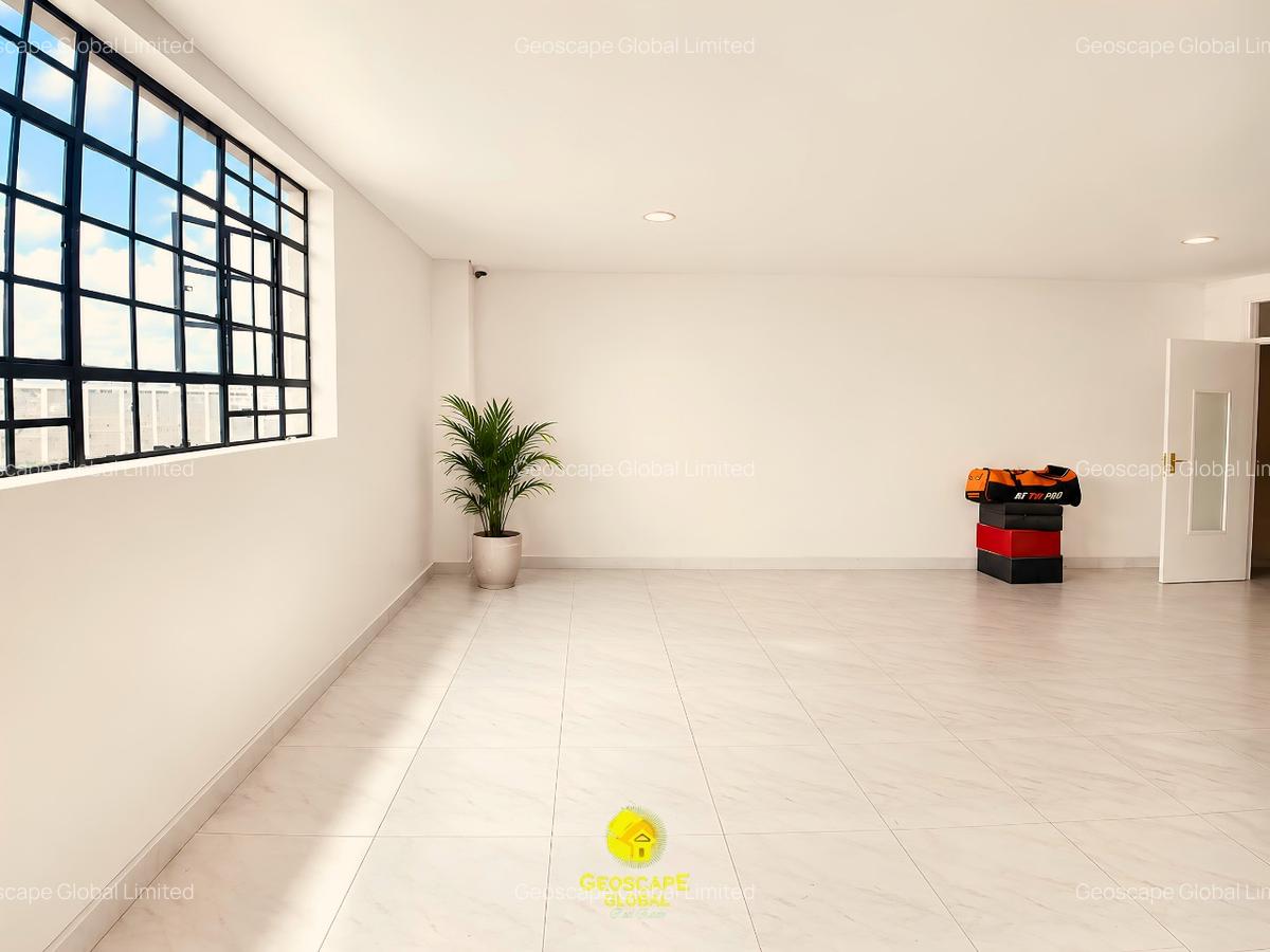 11,600 ft² Warehouse with Parking in Mlolongo - 4