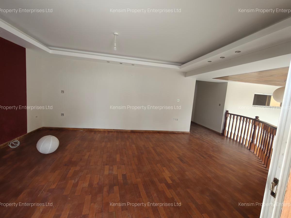 4 Bed Townhouse with En Suite in Lavington - 9