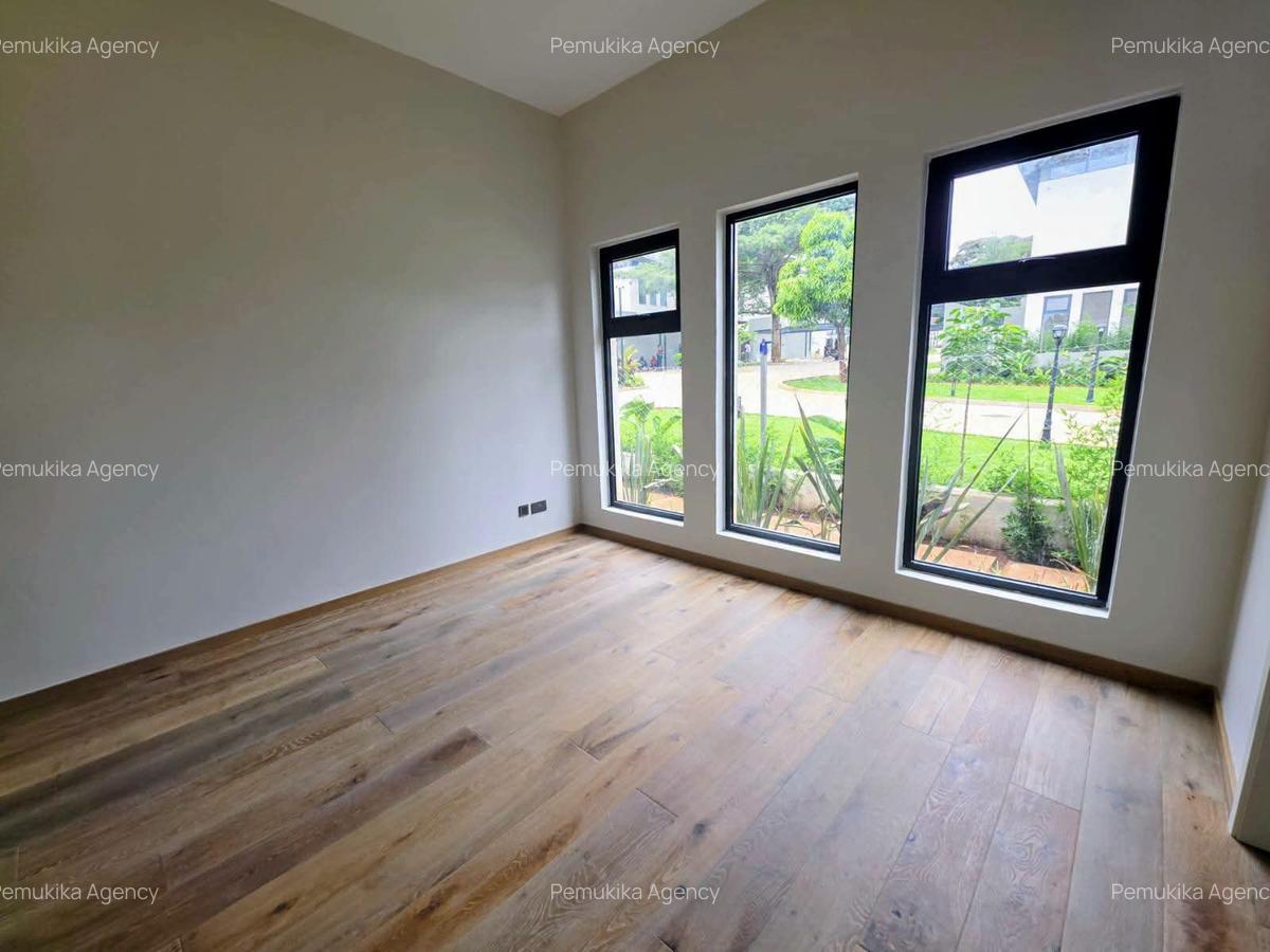 5 Bed Townhouse with En Suite in Runda - 14