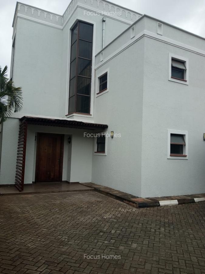 4 Bed Townhouse with En Suite in Lavington - 1