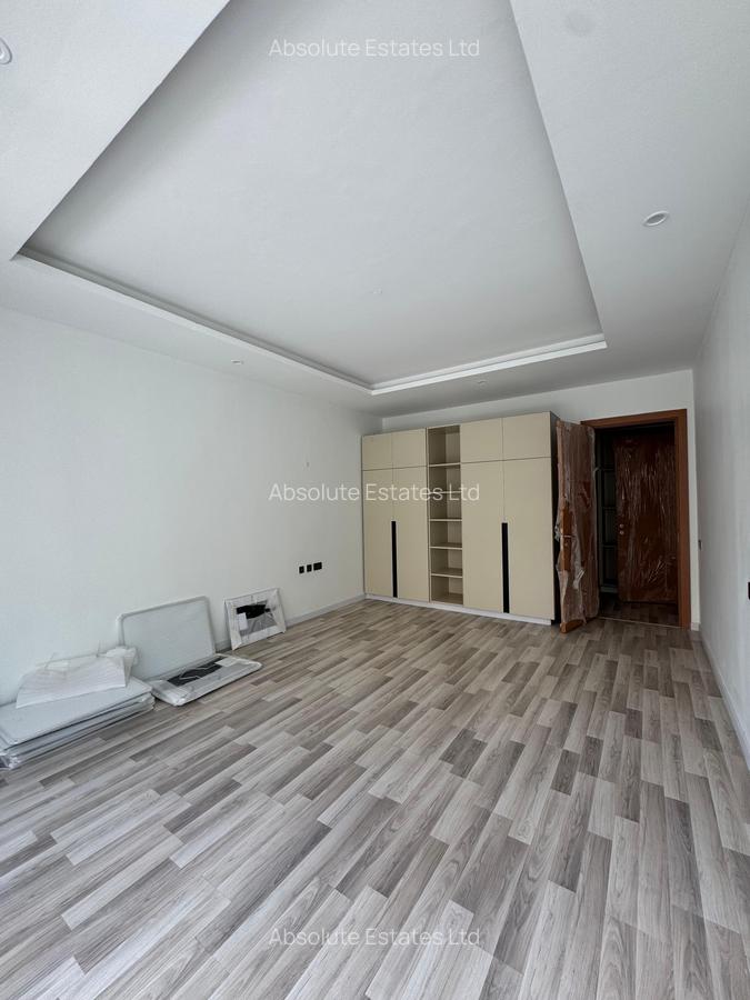 5 Bed Townhouse with En Suite in Lavington - 16