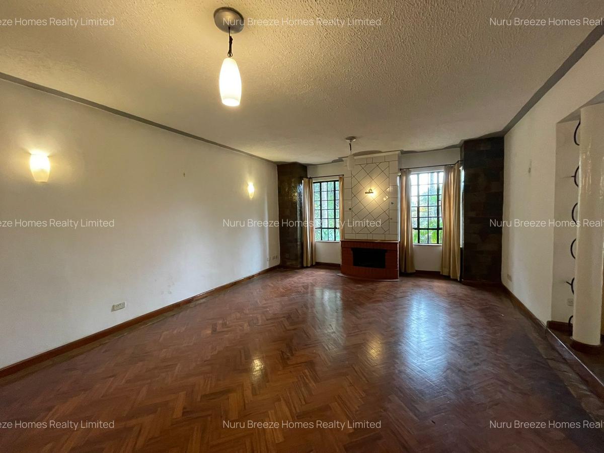 5 Bed House with En Suite in Runda - 8