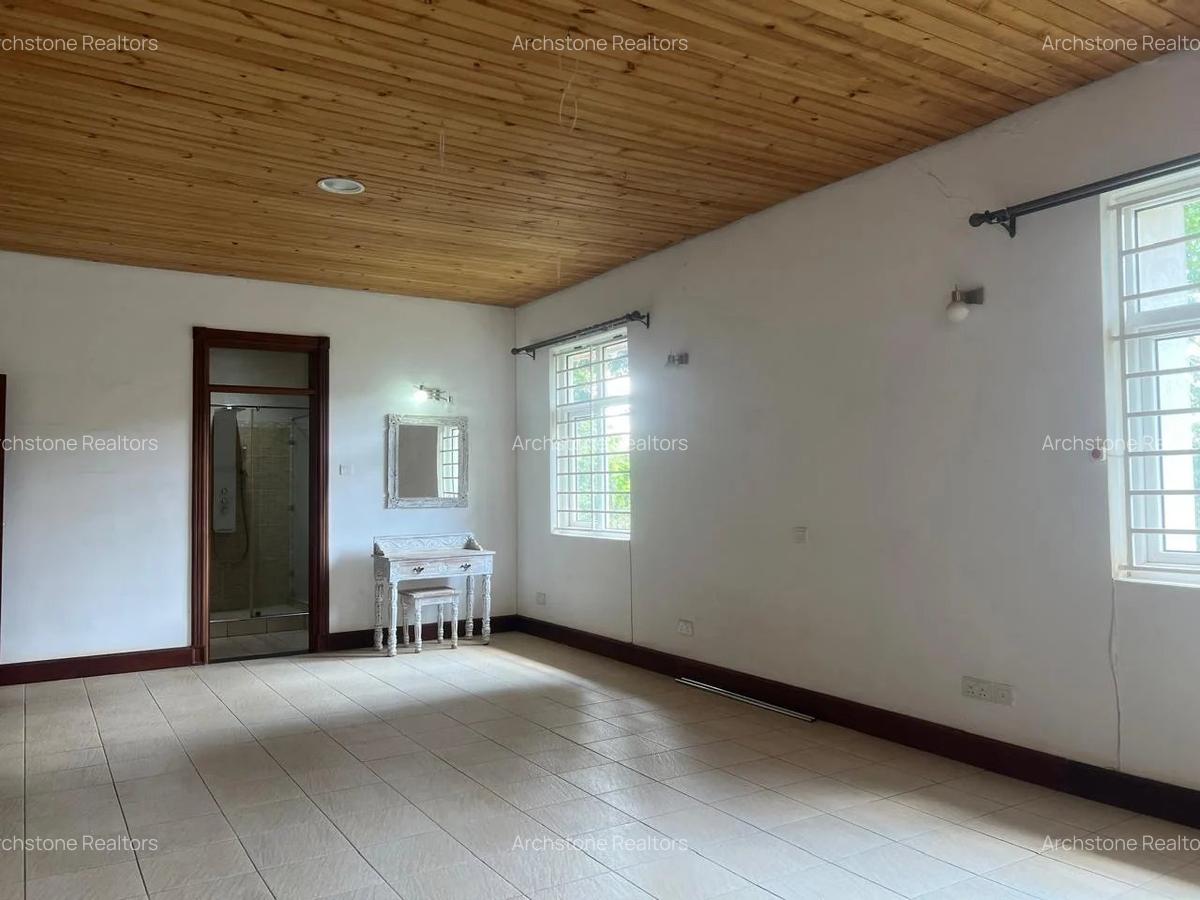 5 Bed Townhouse with En Suite in Rosslyn - 6
