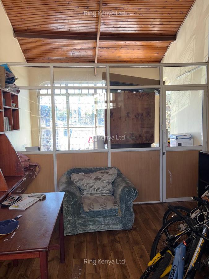 4 Bed House with En Suite in Lavington - 17