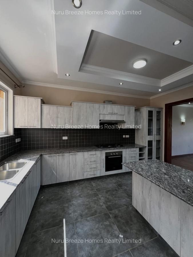 3 Bed Apartment with En Suite in Riverside - 15