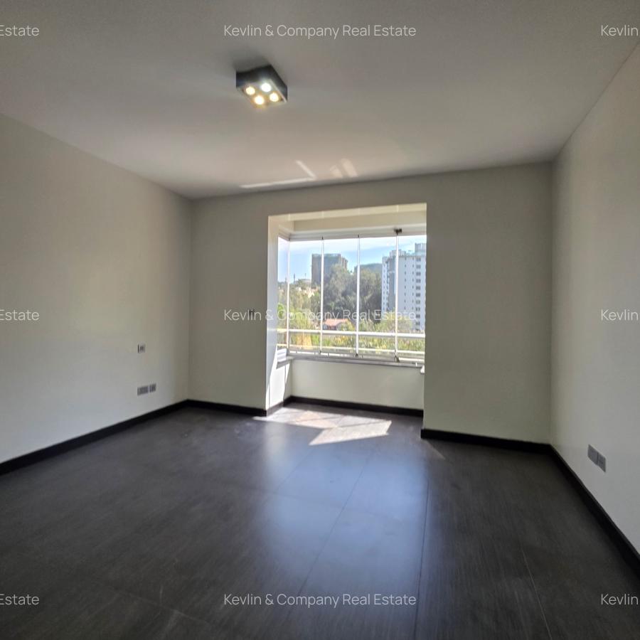 3 Bed Apartment with En Suite in Riverside - 15