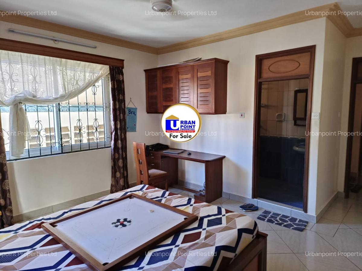3 Bed Apartment with En Suite at Mkomani - 11