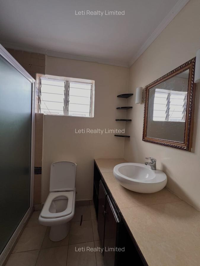 4 Bed Townhouse with En Suite in Lavington - 12